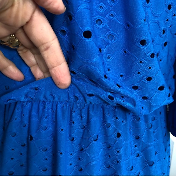 London Times 3/4 Sleeve Jersey Front Keyhole Blue Perforated Line Dress 6 - Picture 8 of 11